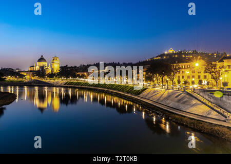 Vista panoramica di Verona sul fiume Adige. Regione del Veneto. Italia Foto Stock