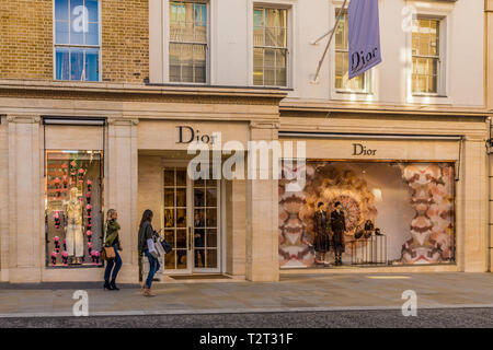 Aprile 2019. Londra. Una vista della Dior store su Bond street a Londra Foto Stock