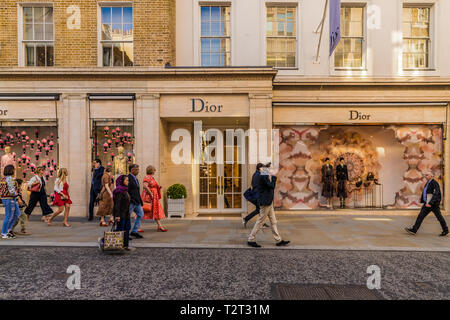 Aprile 2019. Londra. Una vista della Dior store su Bond street a Londra Foto Stock