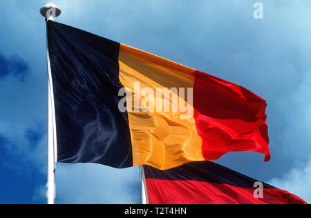 Bandiera belga sventolare nel vento Foto Stock
