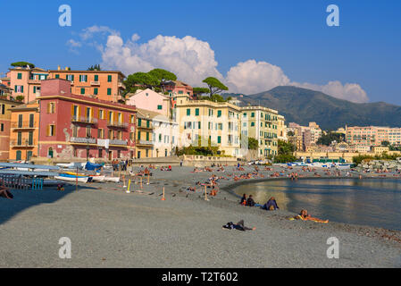 Genova, Italia - 14 Ottobre 2018: vista della spiaggia di Vernazzola a Genova Foto Stock