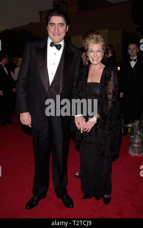 LOS ANGELES, CA. 10 gennaio 2000: l'attore Alfred Molina & attrice moglie Jill GASCOINE alla XXVI edizione People's Choice Awards di Pasadena, CA. © Paul Smith / Featureflash Foto Stock