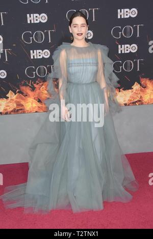 NEW YORK, NY - Aprile 3: Emilia Clarke assiste il premire per il finale di stagione di 'Gioco di troni' il 3 aprile 2019 a New York, NY. Foto: imageSPACE /MediaPunch Foto Stock