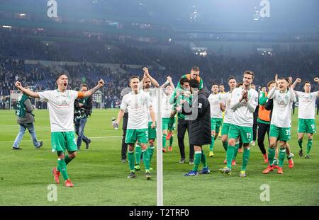 Gelsenkirchen, Deutschland. 03 apr, 2019. Brunswick (HB), Norimberga (GER), Sebastian LANGKAMP (HB), Massimiliano EGGESTEIN (HB) calcio DFB Pokal, quarti di finale, FC Schalke 04 (GE) - SV Werder Bremen (HB) 0: 2, su 03.04.2019 a Gelsenkirchen/Germania. ## DFL regolamenti vietano qualsiasi uso di fotografie come sequenze di immagini e/o quasi-video ### utilizzo del credito in tutto il mondo: dpa/Alamy Live News Foto Stock