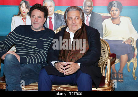 Philippe de Chauveron e Christian Clavier frequentando il 'Monsieur Claude 2' al cinema internazionale su 2 aprile 2019 a Berlino, Germania. Foto Stock