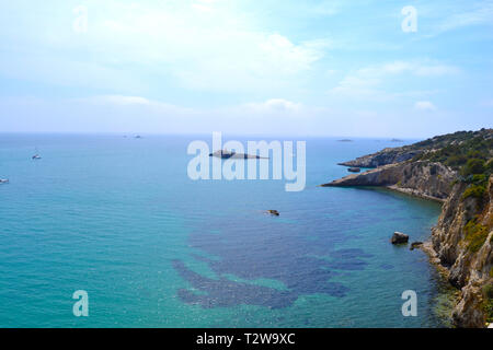 Vista della costa mediterranea dalle isole Baleari. Foto Stock