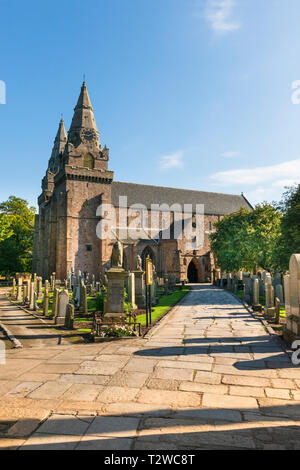 St Machar's Cathedral e il cimitero di Old Aberdeen Foto Stock