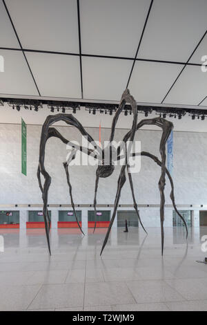 Maman, ragno scultura di Louise Bourgeois al Qatar National Convention Center (QNCC), Gharafat al Rayyan, Doha, Qatar. Foto Stock