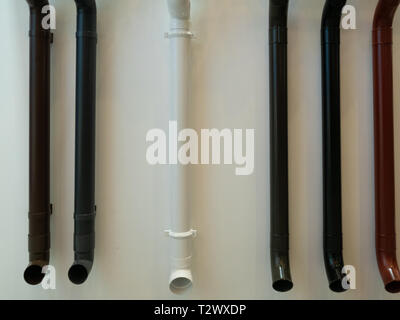 Campioni di diverse gronde ad hardware diy store magazzino di deposito Foto Stock