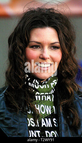 SHANIA TWAIN esegue presso la NBC POST estate una serie di concerti presso il Centro Rockefeller, NYC 2002 foto da John Barrett/il PHOTOlink Foto Stock