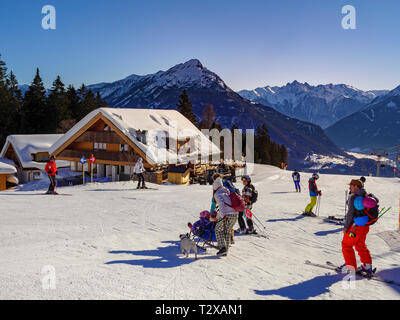 Sport invernali, alp Untermarkter Alm, zona sciistica Hochimst, Imst, Tirolo, Austria, Europa Foto Stock