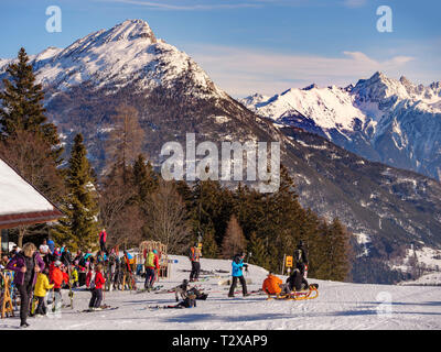 Sport invernali, alp Untermarkter Alm, zona sciistica Hochimst, Imst, Tirolo, Austria, Europa Foto Stock
