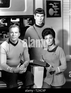 WILLIAM SHATNER, Leonard Nimoy, NICHELLE NICHOLS, STAR TREK, 1966 Foto Stock