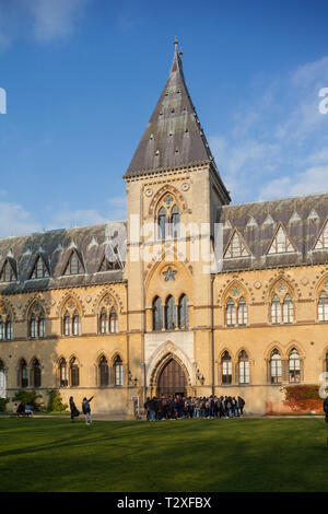 Una vista frontale della Oxford University Museo di Storia Naturale Foto Stock