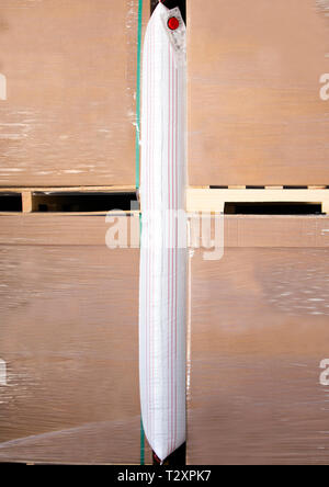 Aria traslucido imballaggio, protezione delle merci e degli imballaggi in plastica Foto Stock