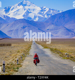 Incredibile Pamir Highway in Tagikistan, dell'Asia centrale Foto Stock