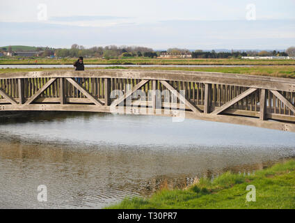 Sheerness, Kent, Regno Unito. 5 Aprile, 2019. Regno Unito Meteo: una mattina di sole in Sheerness, Kent e la sensazione di essere più caldo. Credito: James Bell/Alamy Live News Foto Stock
