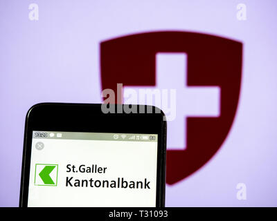 L'Ucraina. 5 apr, 2019. In questa foto illustrazione a St. Galler Kantonalbank visto il logo visualizzato su un telefono intelligente. Credito: Igor Golovniov SOPA/images/ZUMA filo/Alamy Live News Foto Stock