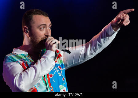 Sao Paulo, Brasile. 05 apr, 2019.Sam Smith esegue al Lollapalooza 2019 festival, tenutosi presso l'Autodromo di Interlagos in São Paulo, la notte del venerdì, 05. (Foto: ANDERSON LIRA/BRASILE PHOTO PRESS) Credito: Brasile Photo Press/Alamy Live News Foto Stock