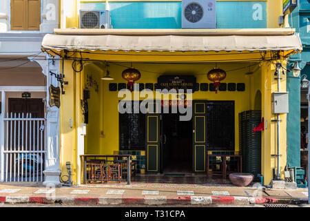 Febbraio 2019. Città di Phuket Thailandia. Cinese tradizionale case shop nella vecchia città di Phuket Foto Stock