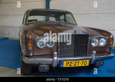 VENHUIZEN, Paesi Bassi - 2 marzo , 2018 : Rolls Royce Silver Shadow 1975. La introduzione della Rolls Royce Silver Shadow I nel 1965 intende un rad Foto Stock