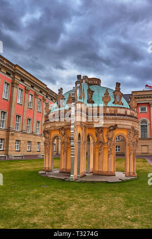 Architettura edifici al di fuori del Landtag o il parlamento dello stato di Brandeburgo a Potsdam, in Germania, in Europa Foto Stock