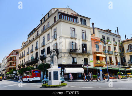 Un monumento di Sant Antonio Abate protettore di Sorrento, Italia. Foto Stock