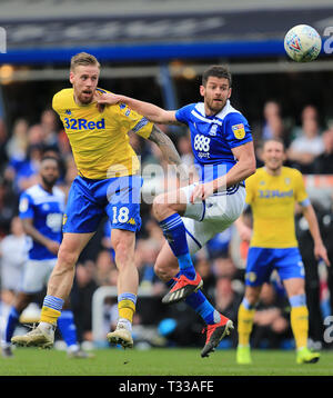 Pontus Jansson di Leeds United vince un arial battaglia con Lukas Jutkiewicz di Birmingham City durante il match tra Birmingham City e Leeds United Foto Stock