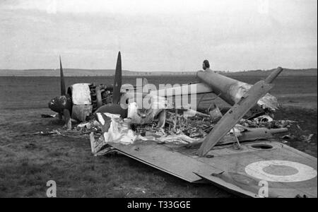 Einmarsch und Besetzung Frankreich durch die Wehrmacht / invasione e occupazione della Francia da parte della Wehrmacht / invasione occupazione et de la France par la Wehrmacht - Französische Luftwaffe / francese Air Force / l'Armée de l'aria 63-11 Potez Foto Stock