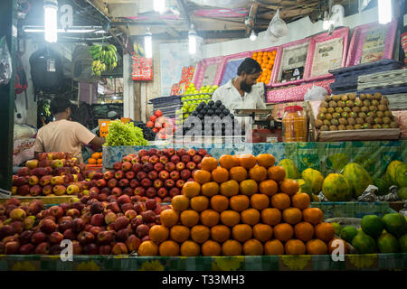 Frutto Indian street shop. Port Blair Andaman e Nicobar. India. Il 25 gennaio 2018 Foto Stock