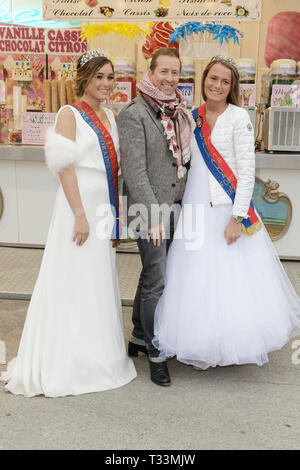 Parigi, Francia. 5 apr, 2019. Lise profitto, Franck Clere e Bonny Shumacker partecipare alla serata di inaugurazione del trono Fair Foto Stock