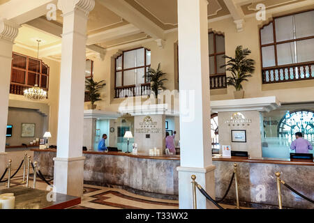 Cartagena Colombia, Bocagrande, Hotel Caribe, hotel, interno, lobby reception prenotazione banco ricevimento, lusso di lusso, architettura coloniale, C. Foto Stock