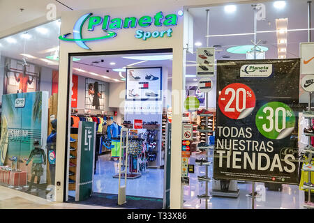 Cartagena Colombia,Bocagrande,Centro Comercial Nao plaza centro commerciale al coperto,Planeta Sport,ingresso negozio,abbigliamento sportivo,cartello,sconti vendita,COL1901211 Foto Stock