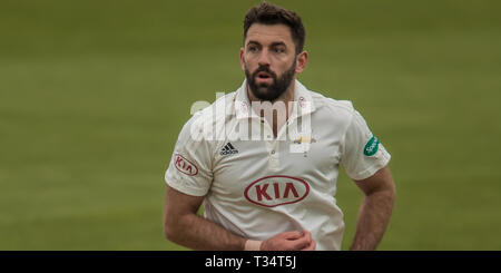 Londra, Regno Unito. 6 apr, 2019. Liam Plunkett bowling per la prima volta per Surrey al ovale come essi prendono su Durham MCCU alla Kia ovale sul giorno tre del 3 giorno corrispondono. Credito: David Rowe/Alamy Live News Foto Stock