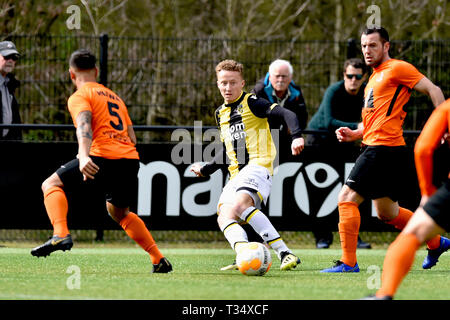 Arnhem, Paesi Bassi. 06 apr, 2019. ARNHEM, 06-04-2019, Papendal, stagione 2018/2019, olandese Tweede Divisie, Jong Vitesse player Lars dieci Teije Credito: Pro scatti/Alamy Live News Foto Stock