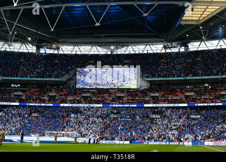 Londra, Regno Unito. 06 apr, 2019. Tifosi Brighton durante il FA Emirates Cup Semi-Final match tra Manchester City e Brighton & Hove Albion allo Stadio di Wembley, London, Regno Unito su 06 Apr 2019. Credit: Azione Foto Sport/Alamy Live News Foto Stock