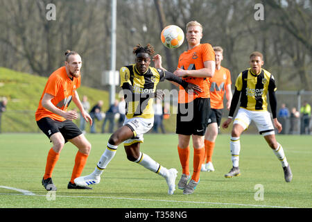 Arnhem, Paesi Bassi. 06 apr, 2019. ARNHEM, 06-04-2019, Papendal, stagione 2018 / 2019, olandese Tweede Divisie, Jong Vitesse player Richie Musaba durante il match Jong Vitesse - HHC Hardenberg 4-1 Credito: Pro scatti/Alamy Live News Foto Stock