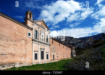 Visualizzare e dettagli della facciata esterna e pareti di Saint Lawrence certosa certosa di San Lorenzo a Padula provincia di Salerno Italia Foto Stock