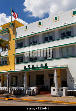 Avalon Hotel architettura art deco su Ocean Drive e South Beach, Miami, Florida, Stati Uniti d'America Foto Stock