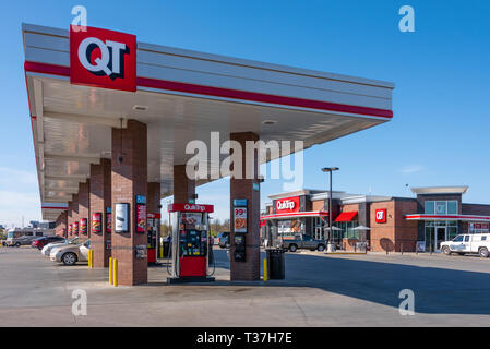 QuikTrip, comunemente noto come QT, stazione di gas in Muskogee, Oklahoma. (USA) Foto Stock