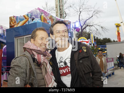 Parigi, Francia, 5 aprile 2019. Jean-Luc Reichmann (R)e Franck Clere assistere alla cerimonia di inaugurazione della fiera di Trone fino 2019 presso il prato di Reuilly su Apri Foto Stock