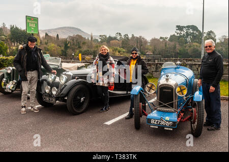 Glengarriff, West Cork, Irlanda. 7 apr, 2019. La vettura francese club 'Amilcar" è attualmente impegnato in un tour di 6 giorni della Irlanda. Il club ha effettuato una sosta a Eccles Hotel Glengarriff questo pomeriggio. Credito: Andy Gibson/Alamy Live News. Foto Stock