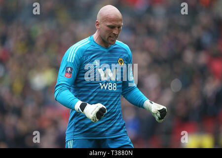 Londra, Regno Unito. 07 apr, 2019. John rubicondo di Wolverhampton Wanderers celebra il suo lato del primo obiettivo durante la FA Cup Semi Final match tra Watford e Wolverhampton Wanderers presso lo Stadio di Wembley che il 7 aprile 2019 a Londra, Inghilterra.solo uso editoriale, è richiesta una licenza per uso commerciale. Nessun uso in scommesse, giochi o un singolo giocatore/club/league pubblicazione. Solo uso editoriale, è richiesta una licenza per uso commerciale. Nessun uso in scommesse, giochi o un singolo giocatore/club/league pubblicazione. (Foto di Paolo Chesterton/phcimages.com) Credit: Immagini di PHC/Alamy Live News Foto Stock