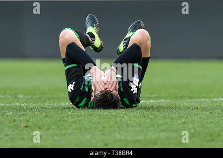 Roma, Italia. 07 apr, 2019. Giangiacomo Magnani di Sassuolo sembra sconsolato durante la Serie A match tra Lazio e Sassuolo presso lo Stadio Olimpico di Roma il 7 aprile 2019. Foto di Giuseppe mafia. Credit: UK Sports Pics Ltd/Alamy Live News Foto Stock