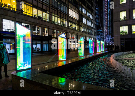 "' Prismatica da materie Design presso Canary Wharf Winter Festival luci 2019, London, Regno Unito Foto Stock