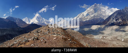 Vista verso Pumori e Gorak Shep in Nepal Foto Stock