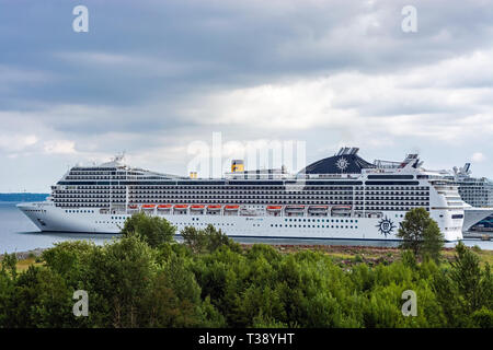 Tallinn, Estonia, 10 agosto: la nave di crociera si sta preparando a salpare dal porto passeggeri di Tallinn, 10 agosto 2017. Foto Stock