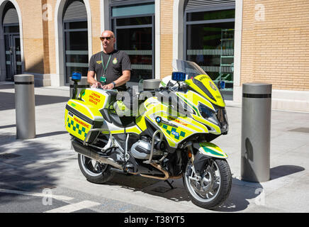 Londra servizio ambulanza paramedico con moto, St Thomas Street, Bermondsey, Royal Borough di Southwark, Greater London, England, Regno Unito Foto Stock