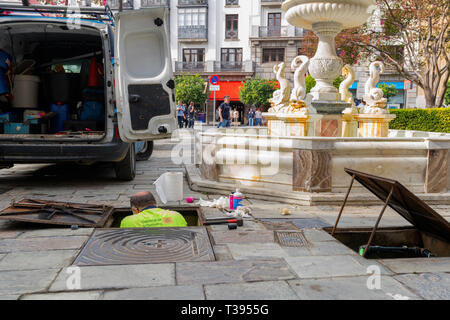 Lavoratore di utilità, Siviglia Foto Stock