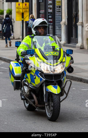 Polizia Stradale motociclo, Londra, Sabato, 23 marzo 2019.Foto: David Rowland / One-Image.com Foto Stock